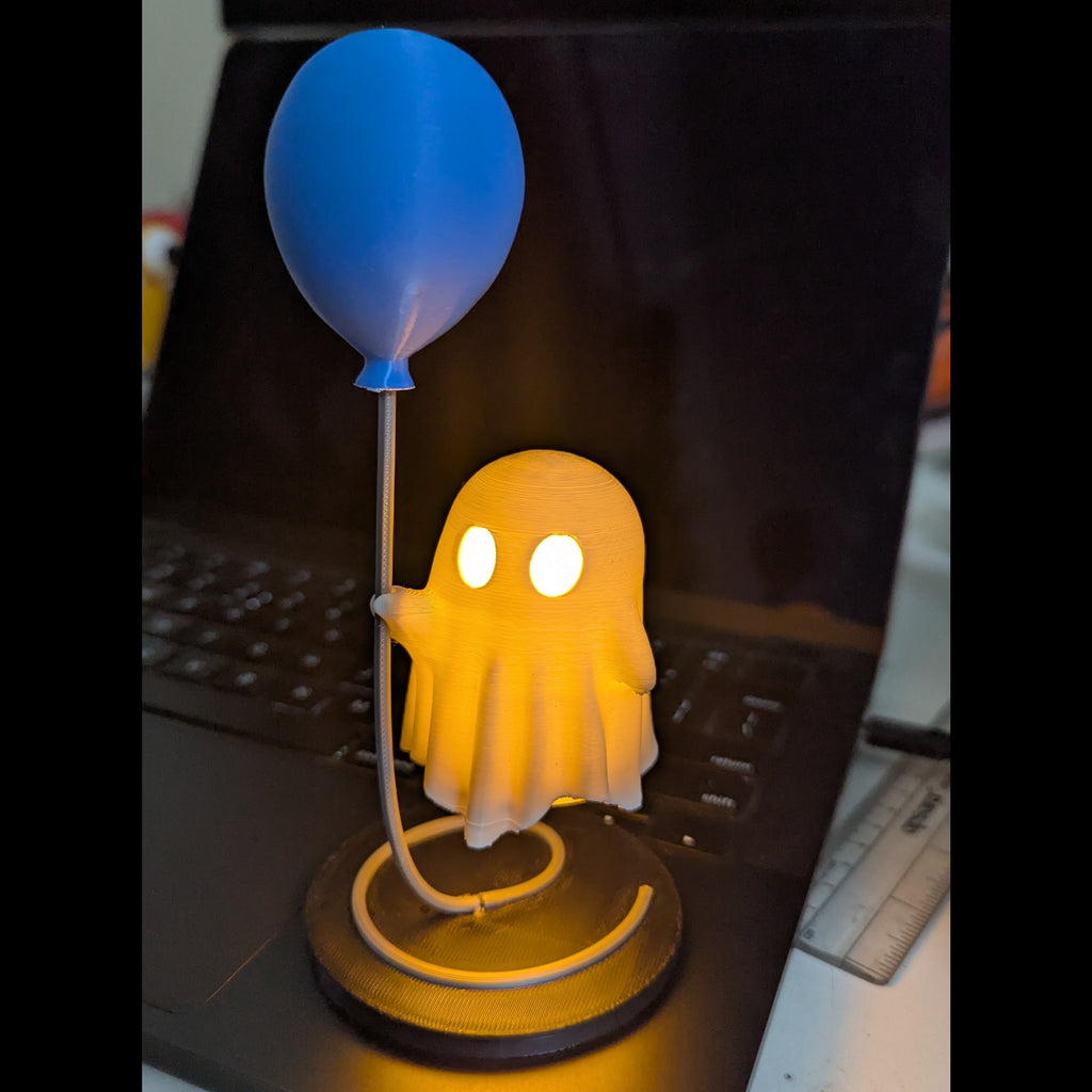 Ghost balloon lamp