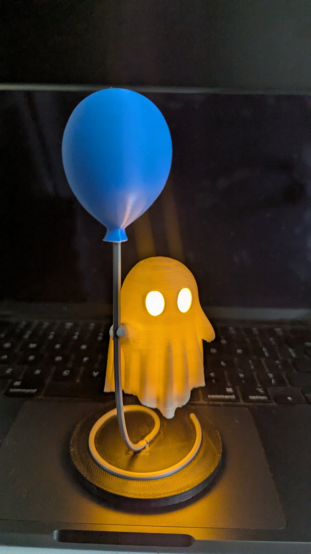 Ghost balloon lamp