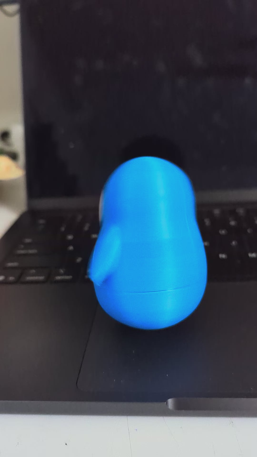 Cute Wobble Penguin Desk Toy